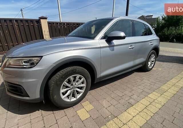 Сірий Ауді Ку 5, об'ємом двигуна 2 л та пробігом 156 тис. км за 31750 $, фото 6 на Automoto.ua