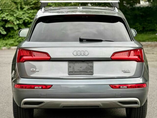 Сірий Ауді Ку 5, об'ємом двигуна 2 л та пробігом 32 тис. км за 17500 $, фото 4 на Automoto.ua