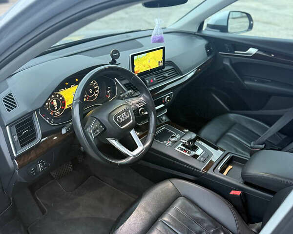 Сірий Ауді Ку 5, об'ємом двигуна 0 л та пробігом 194 тис. км за 19700 $, фото 4 на Automoto.ua