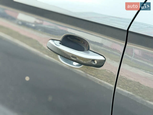 Сірий Ауді Ку 5, об'ємом двигуна 2 л та пробігом 136 тис. км за 24999 $, фото 17 на Automoto.ua