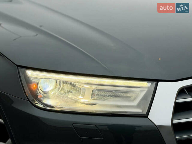 Сірий Ауді Ку 5, об'ємом двигуна 2 л та пробігом 136 тис. км за 24999 $, фото 11 на Automoto.ua