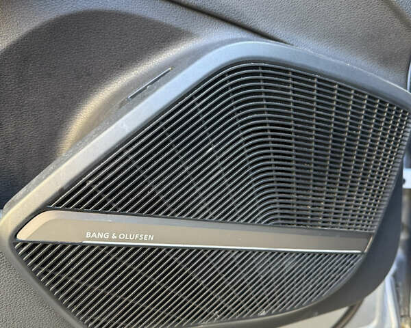 Сірий Ауді Ку 5, об'ємом двигуна 2 л та пробігом 148 тис. км за 20550 $, фото 9 на Automoto.ua