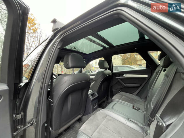 Серый Ауди Ку 5, объемом двигателя 1.97 л и пробегом 125 тыс. км за 35000 $, фото 25 на Automoto.ua