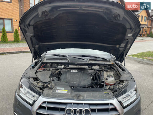 Серый Ауди Ку 5, объемом двигателя 2 л и пробегом 113 тыс. км за 25500 $, фото 11 на Automoto.ua