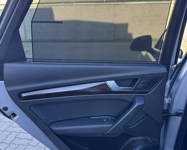 Серый Ауди Ку 5, объемом двигателя 1.98 л и пробегом 206 тыс. км за 23800 $, фото 24 на Automoto.ua