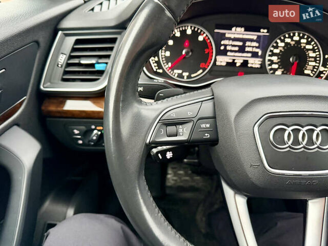 Сірий Ауді Ку 5, об'ємом двигуна 2 л та пробігом 136 тис. км за 24999 $, фото 39 на Automoto.ua