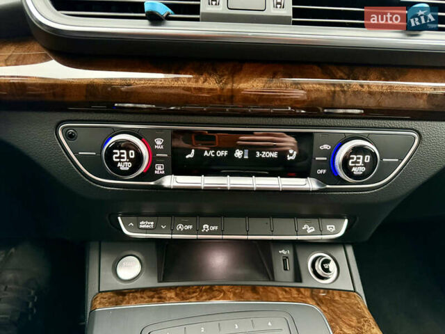 Сірий Ауді Ку 5, об'ємом двигуна 2 л та пробігом 136 тис. км за 24999 $, фото 41 на Automoto.ua