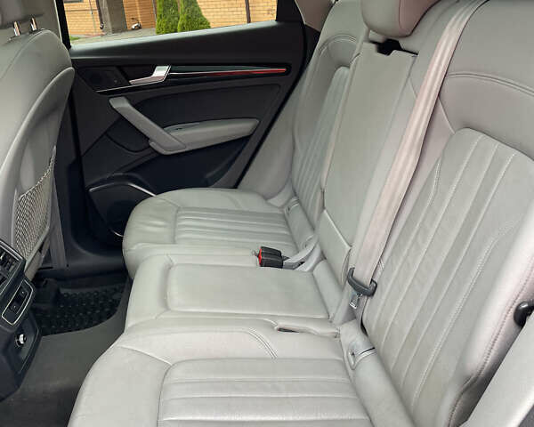 Серый Ауди Ку 5, объемом двигателя 2 л и пробегом 113 тыс. км за 25500 $, фото 19 на Automoto.ua