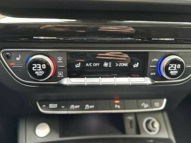 Сірий Ауді Ку 5, об'ємом двигуна 2 л та пробігом 80 тис. км за 19400 $, фото 14 на Automoto.ua