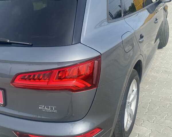 Сірий Ауді Ку 5, об'ємом двигуна 2 л та пробігом 210 тис. км за 21600 $, фото 4 на Automoto.ua