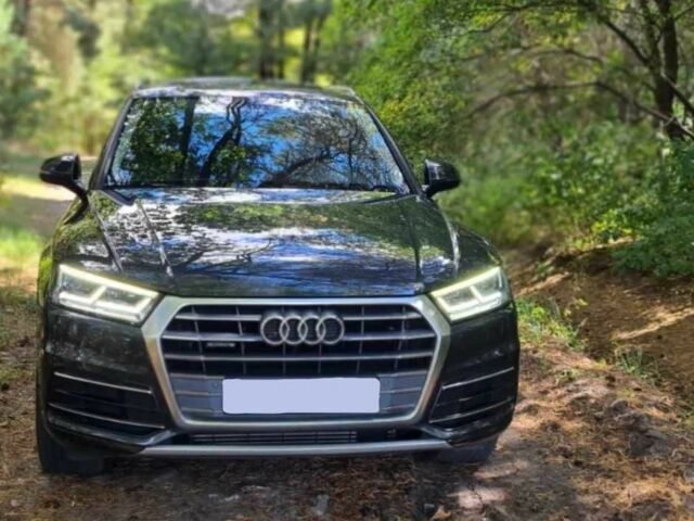 Серый Ауди Ку 5, объемом двигателя 2 л и пробегом 83 тыс. км за 15000 $, фото 2 на Automoto.ua