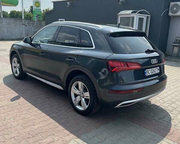 Серый Ауди Ку 5, объемом двигателя 1.98 л и пробегом 118 тыс. км за 24950 $, фото 2 на Automoto.ua