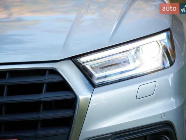 Сірий Ауді Ку 5, об'ємом двигуна 2 л та пробігом 156 тис. км за 31750 $, фото 73 на Automoto.ua