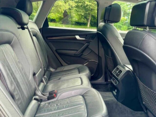 Сірий Ауді Ку 5, об'ємом двигуна 2 л та пробігом 32 тис. км за 17500 $, фото 11 на Automoto.ua