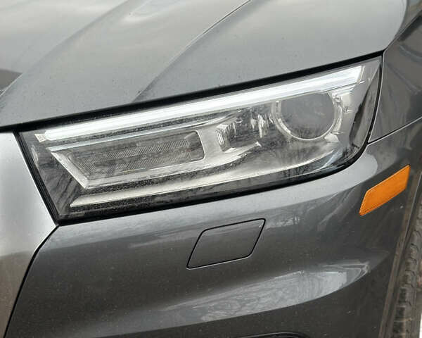 Серый Ауди Ку 5, объемом двигателя 1.98 л и пробегом 139 тыс. км за 24900 $, фото 4 на Automoto.ua