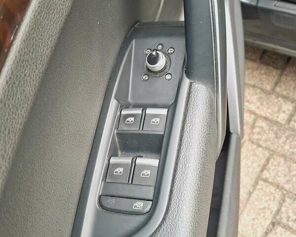 Серый Ауди Ку 5, объемом двигателя 1.98 л и пробегом 185 тыс. км за 27400 $, фото 15 на Automoto.ua