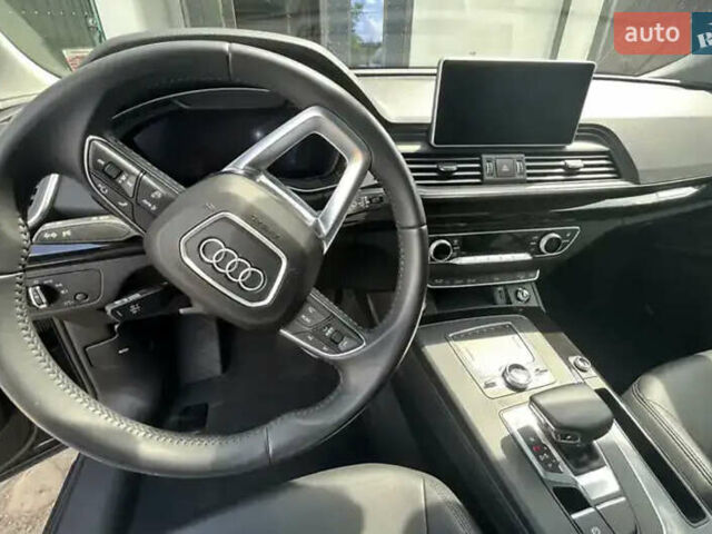 Сірий Ауді Ку 5, об'ємом двигуна 1.98 л та пробігом 97 тис. км за 28000 $, фото 4 на Automoto.ua