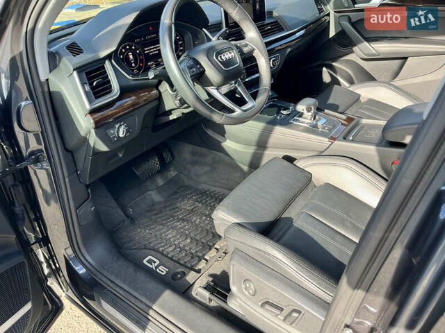 Серый Ауди Ку 5, объемом двигателя 1.98 л и пробегом 85 тыс. км за 27500 $, фото 2 на Automoto.ua