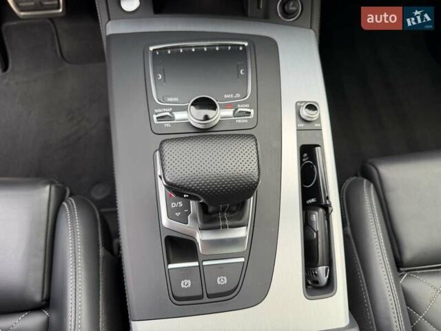 Серый Ауди Ку 5, объемом двигателя 2.97 л и пробегом 71 тыс. км за 53500 $, фото 36 на Automoto.ua