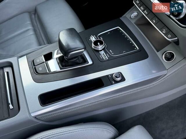 Сірий Ауді Ку 5, об'ємом двигуна 2 л та пробігом 220 тис. км за 29900 $, фото 39 на Automoto.ua