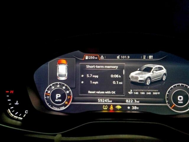 Сірий Ауді Ку 5, об'ємом двигуна 2 л та пробігом 85 тис. км за 8500 $, фото 8 на Automoto.ua