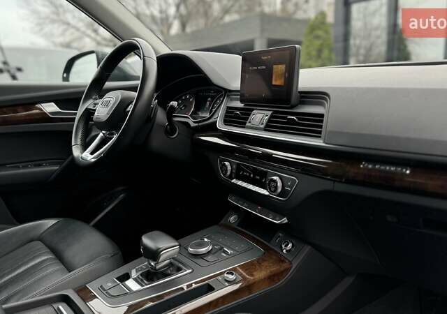 Сірий Ауді Ку 5, об'ємом двигуна 1.98 л та пробігом 78 тис. км за 27500 $, фото 20 на Automoto.ua