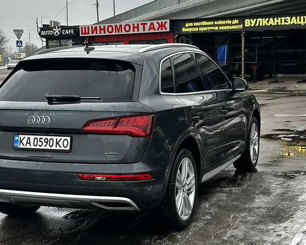 Серый Ауди Ку 5, объемом двигателя 1.98 л и пробегом 89 тыс. км за 28000 $, фото 1 на Automoto.ua