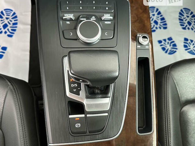 Серый Ауди Ку 5, объемом двигателя 2 л и пробегом 165 тыс. км за 26250 $, фото 30 на Automoto.ua