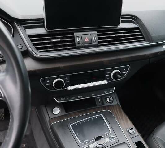 Серый Ауди Ку 5, объемом двигателя 1.98 л и пробегом 164 тыс. км за 37500 $, фото 9 на Automoto.ua