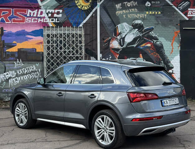 Сірий Ауді Ку 5, об'ємом двигуна 1.99 л та пробігом 104 тис. км за 28000 $, фото 4 на Automoto.ua