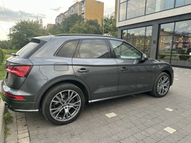 Ауді Ку 5 2019 у Ужгороді на Automoto.ua Сірий Ауді Ку 5, об'ємом двигуна 2 л та пробігом 210 тис. км за 39999 $, фото 5 на Automoto.ua