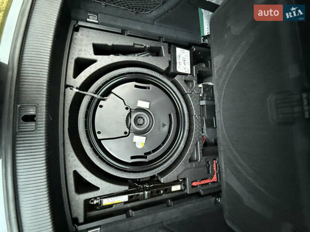 Серый Ауди Ку 5, объемом двигателя 1.98 л и пробегом 170 тыс. км за 24000 $, фото 13 на Automoto.ua