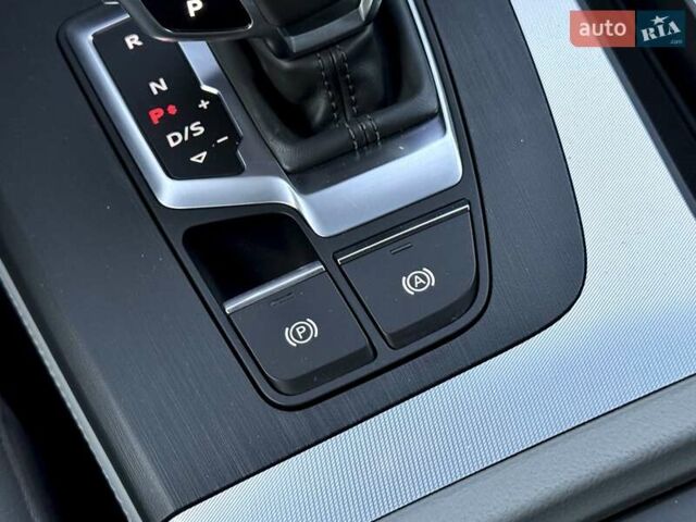 Сірий Ауді Ку 5, об'ємом двигуна 2 л та пробігом 220 тис. км за 29900 $, фото 56 на Automoto.ua