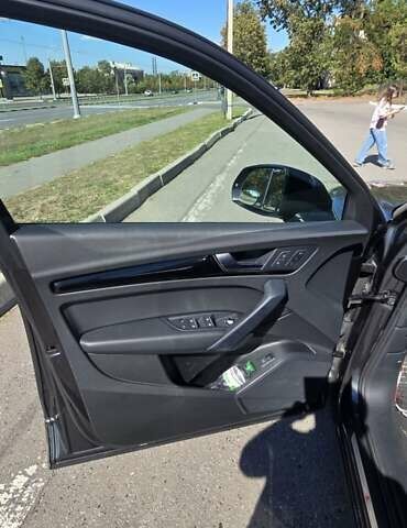 Сірий Ауді Ку 5, об'ємом двигуна 2 л та пробігом 56 тис. км за 33000 $, фото 33 на Automoto.ua