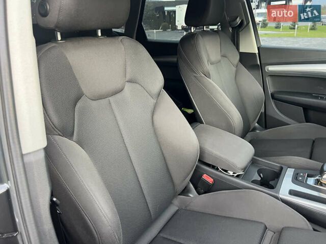 Серый Ауди Ку 5, объемом двигателя 1.97 л и пробегом 168 тыс. км за 30999 $, фото 22 на Automoto.ua