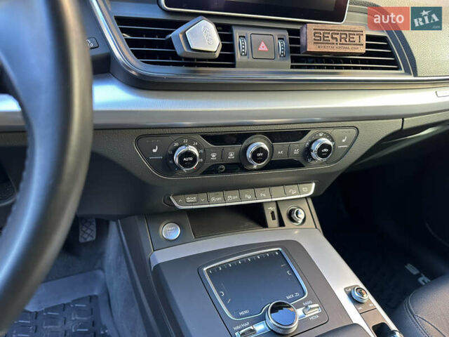 Серый Ауди Ку 5, объемом двигателя 1.97 л и пробегом 85 тыс. км за 38000 $, фото 14 на Automoto.ua