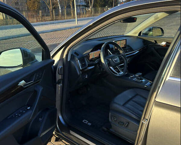 Серый Ауди Ку 5, объемом двигателя 1.98 л и пробегом 55 тыс. км за 27800 $, фото 35 на Automoto.ua