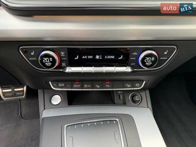 Серый Ауди Ку 5, объемом двигателя 2.97 л и пробегом 71 тыс. км за 53500 $, фото 35 на Automoto.ua