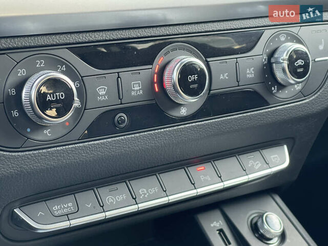 Серый Ауди Ку 5, объемом двигателя 1.97 л и пробегом 204 тыс. км за 28400 $, фото 27 на Automoto.ua