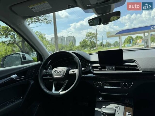 Серый Ауди Ку 5, объемом двигателя 1.98 л и пробегом 40 тыс. км за 25800 $, фото 23 на Automoto.ua