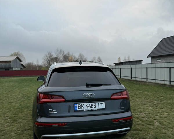 Серый Ауди Ку 5, объемом двигателя 1.98 л и пробегом 170 тыс. км за 24000 $, фото 4 на Automoto.ua