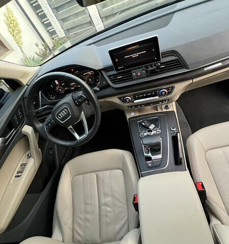 Серый Ауди Ку 5, объемом двигателя 1.98 л и пробегом 116 тыс. км за 29300 $, фото 24 на Automoto.ua