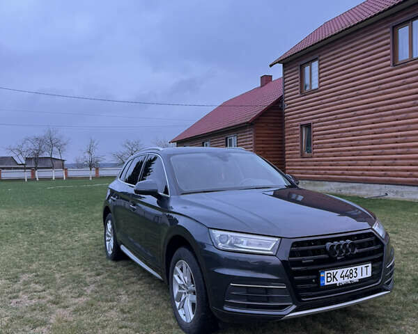 Серый Ауди Ку 5, объемом двигателя 1.98 л и пробегом 170 тыс. км за 24000 $, фото 2 на Automoto.ua