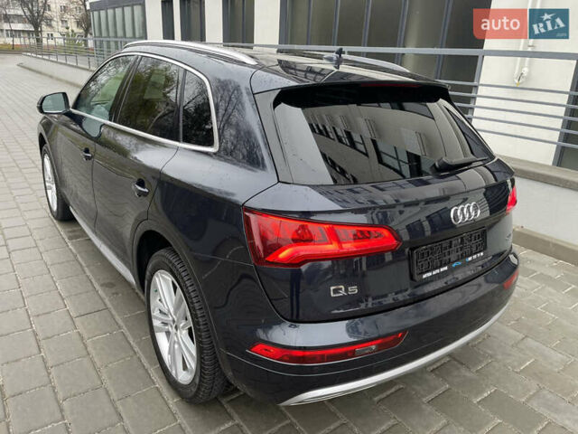 Сірий Ауді Ку 5, об'ємом двигуна 2 л та пробігом 300 тис. км за 21000 $, фото 4 на Automoto.ua