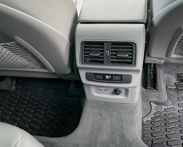 Серый Ауди Ку 5, объемом двигателя 1.98 л и пробегом 61 тыс. км за 32240 $, фото 22 на Automoto.ua