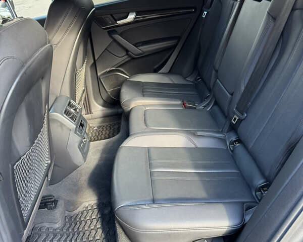 Сірий Ауді Ку 5, об'ємом двигуна 1.99 л та пробігом 104 тис. км за 28000 $, фото 16 на Automoto.ua