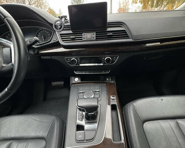 Серый Ауди Ку 5, объемом двигателя 1.98 л и пробегом 112 тыс. км за 25500 $, фото 25 на Automoto.ua