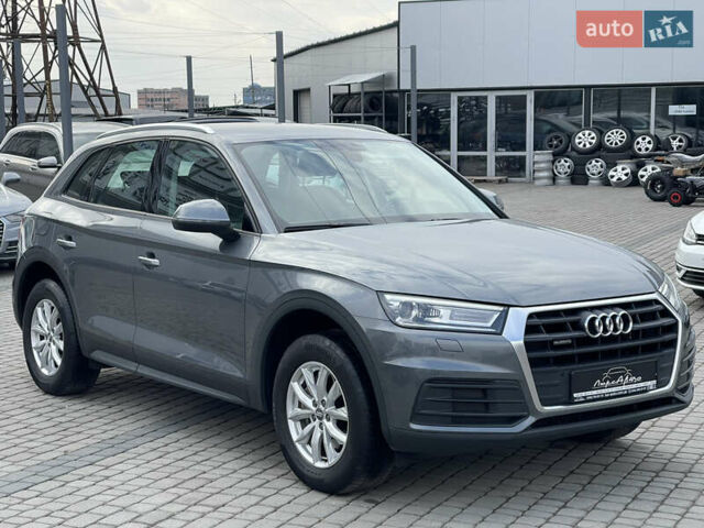 Серый Ауди Ку 5, объемом двигателя 1.97 л и пробегом 204 тыс. км за 28400 $, фото 5 на Automoto.ua