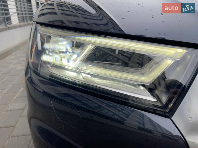 Сірий Ауді Ку 5, об'ємом двигуна 2 л та пробігом 300 тис. км за 21000 $, фото 17 на Automoto.ua