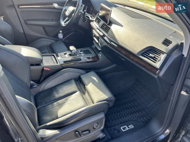 Серый Ауди Ку 5, объемом двигателя 1.98 л и пробегом 85 тыс. км за 27500 $, фото 45 на Automoto.ua